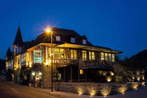 Hotel «Filla Andre», Эрнст