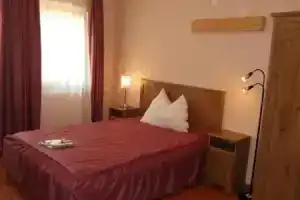 Nadins Guesthouse, Секешфехервар