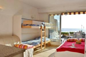 Appartement Le Lavandou, 1 pièce, 4 personnes - FR-1-251-306, Ле Лаванду