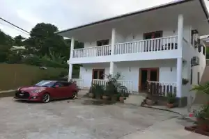 La Maison Hibiscus, Бю Валлон