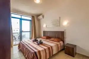 Getawaysmalta - Seashells Apartment 11 With Terrace and Sea Views in Bugibba, Сент-Полс-Бэй