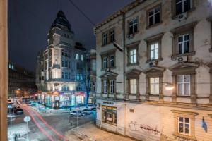 BV Apartments Black and White, Львов