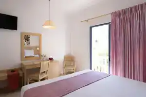 Hotel «Sunshine», Камари