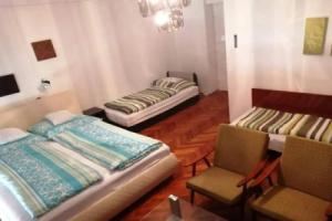 Park Apartman, Хайдусобосло