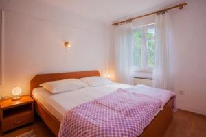 Nice Apartment in Cres With 2 Bedrooms and Wifi, Црес