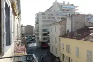 Noela, Канны