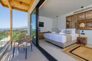 Deos Luxury Suites, Херсониссос