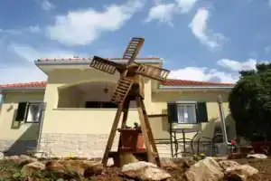 Apartments Marina - 50m from sea, Супетар