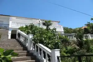 Apartments Lucia, Сень