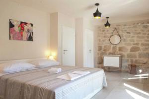 Villa in Podgora With Pool Near Beach, Драшнице