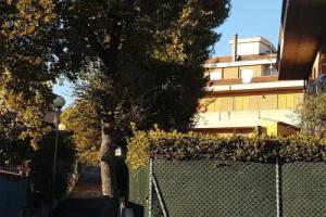 House With 4 Bedrooms in Santa Maria Apparente, With Enclosed Garden a, Чивитанова-Марке