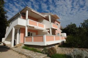 Apartment Uga2 - 70m from the beach: A4-veliki Mandre, Island Pag, Mandre