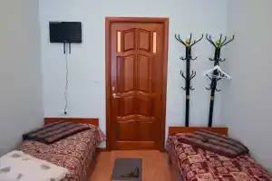 Гостиница «Золотой ключик», Озёрный