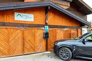 Das Maximilian by stayFritz - DZ Alpenflair mit Frühstück, Sauna und Schwimmteich, Шлирзее