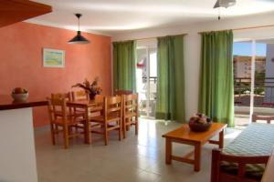 Apartamentos Playa Es Cana, Эс-Канар