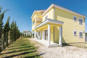 Beautiful Apartment in Pakostane With 2 Bedrooms and Wifi, Pakoštane