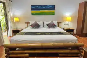 Luxury Four Bed Villa Jasmine, Infinity Pool, Full Staff , Chef and Breakfasts, Ката