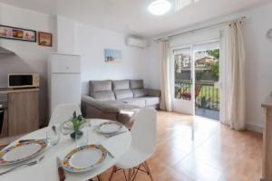 Palomas in Denia With 2 Bedrooms and 1 Bathrooms, Дения