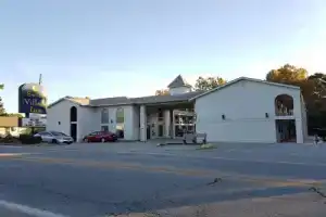 Swiss Village Inn, Юрика-Спрингс