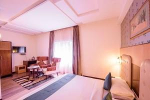 Hotel «Silicrest», Бангалор