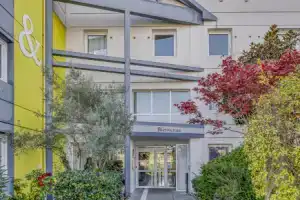 b&b hôTel Bordeaux Lac Sur Bruges, Бордо