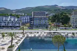 Priam Hotel Luxury Resort, Влера