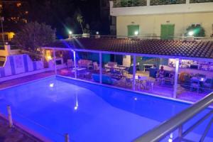 Отель «Tropicana Inn», Нидри