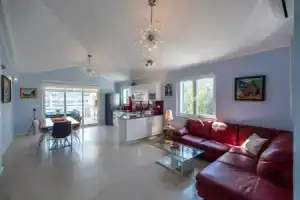 Luxury Apartment Marina View No 3, Вела Лука