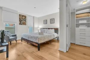 Centrally Located Furnished Apt In Penn Quarter 2 Bedroom Apts by RedAwning, Вашингтон