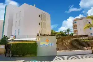 Majestic Apartment in Dénia with Hot Tub, Дения