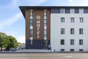 b&b Hotel Brescia, Брешия