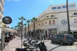 Apartment With one Bedroom in Juan Les Pins, With Wonderful Mountain V, Антиб