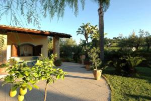 Holiday Home With Private Pool, Near the Beach, Trappeto