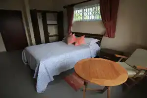 Гостевой дом «Surfers Beach Self Catering Chalets», Такамака