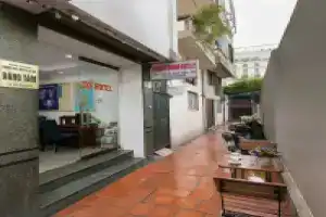 Little Hanoi Deluxe Hotel, Ханой