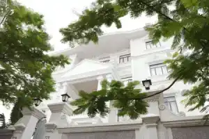Отель «White Mansion 白色公馆», Пномпень