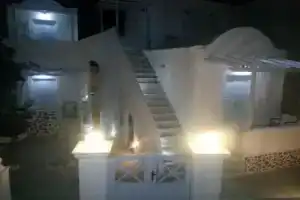 Angels In Fira Hotel, Фиростефани