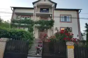 Отель «Навигатор», Черновцы