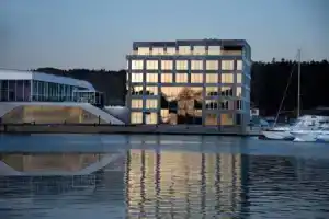 Mandal Hotel, Мандал