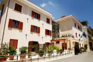 Hotel «Diana», Помпеи