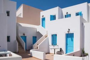 Kamari Sunset Escape With Santorini Views, Камари
