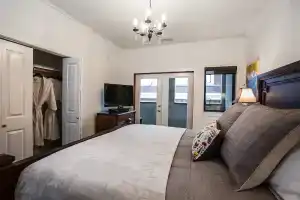 Alpenglow Penthouse by Revelstoke Vacations, Ревелсток