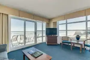 Corner Glass Oceanfront Units With Spectacular Views, Миртл Бич