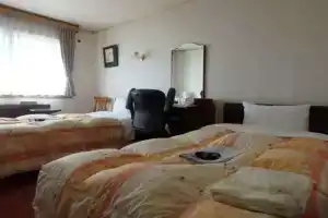 Tokoh Hotel, Хамада