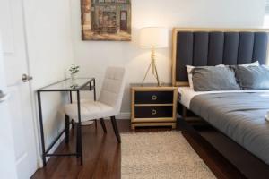 Tranquil 2BR Home in Beautiful Neighborhood (P24), Лос-Анджелес