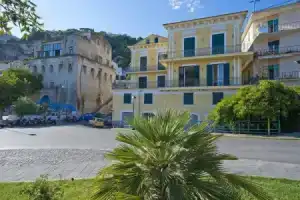 Palazzo Della Monica - One Bedroom No.6, Виетри-суль-Маре