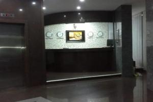 Üç Yıldız Hotel, Аксарай