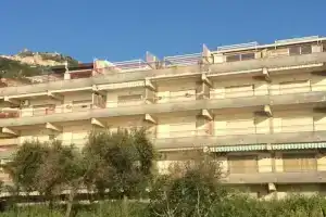 Baltimora Palace, Сант-Алессио-Сикуло