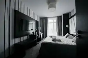 Hotel «Grafit», Кельце