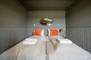 Отель «Riverfront Boutique», Хедла